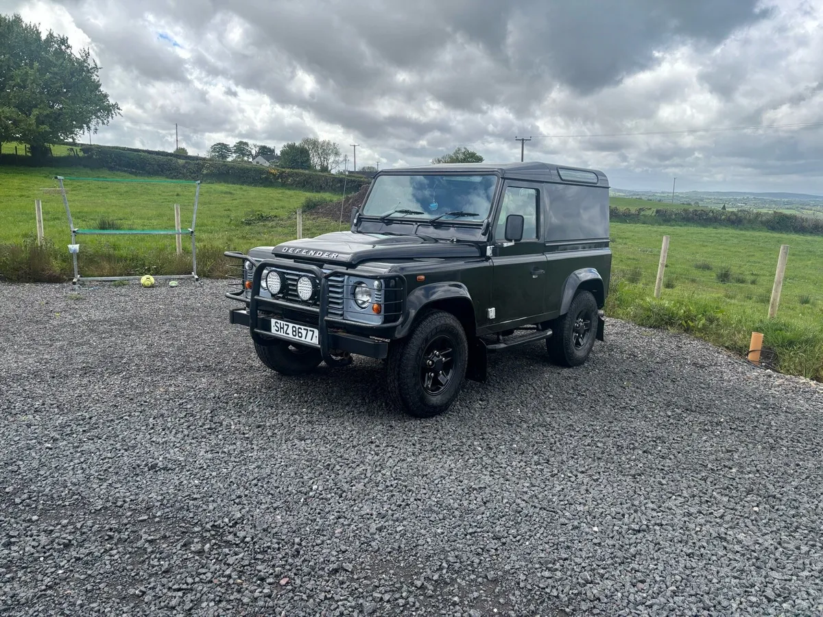 Landrover Defender - Image 1