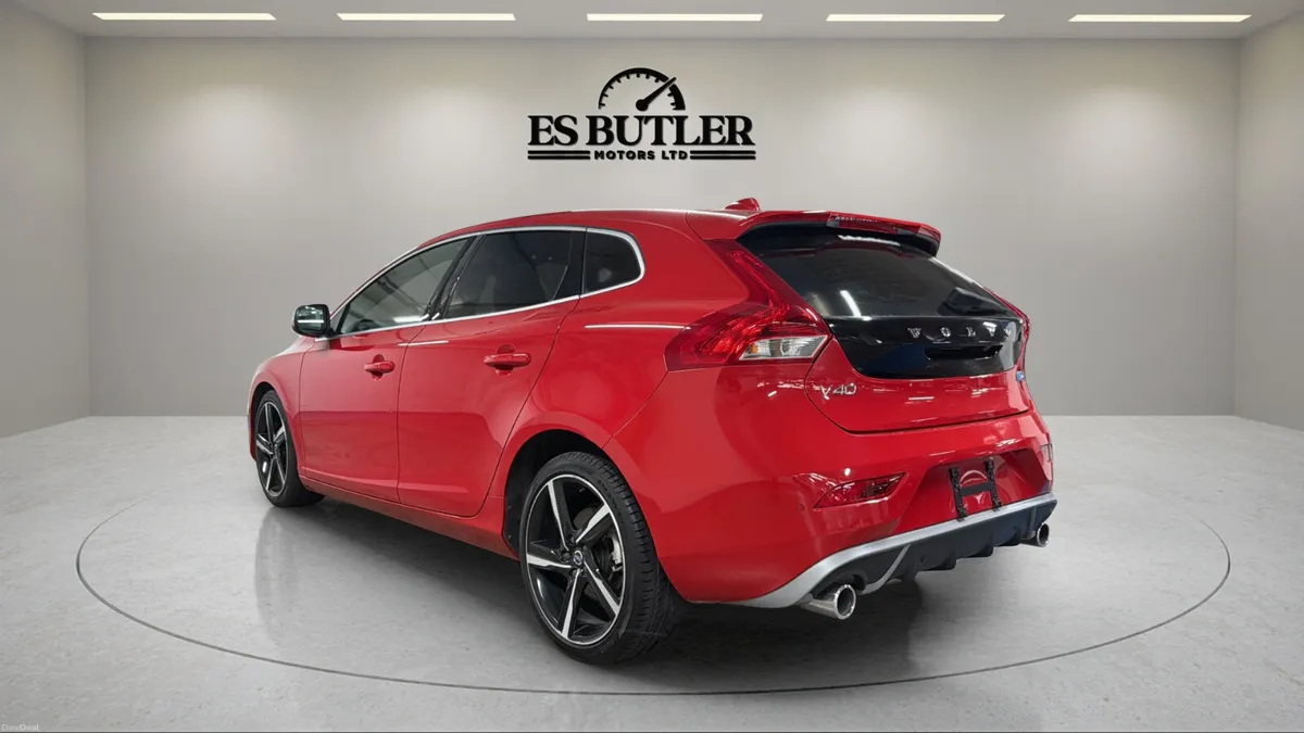 2016 Volvo V40 2.0L DIESEL AUTO R DESIGN LOW KMS - Image 3