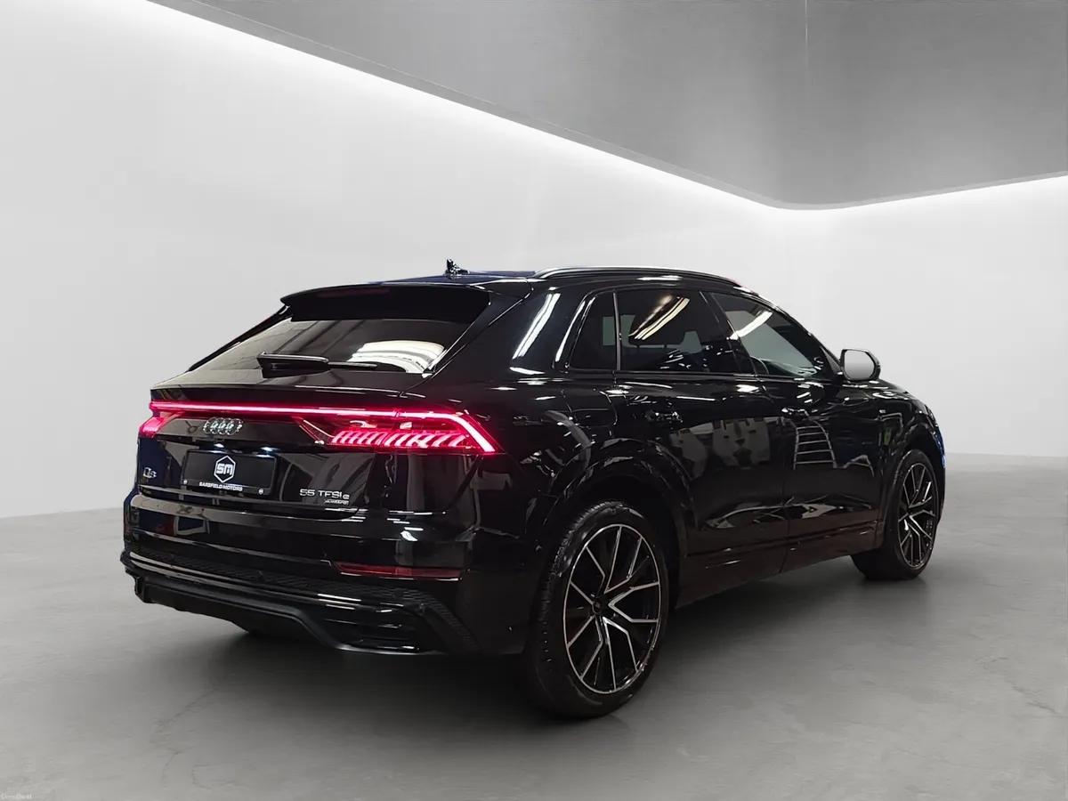 2024 AUDI Q8 3.0 TFSI E QUATTRO BLACK EDITION. - Image 6