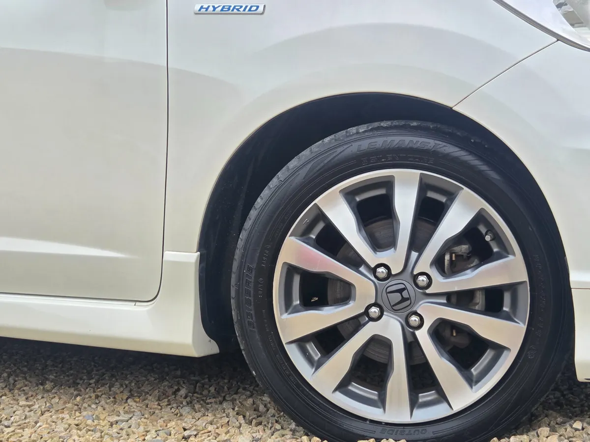 HONDA FIT RS HYBRID LOW KM - Image 3