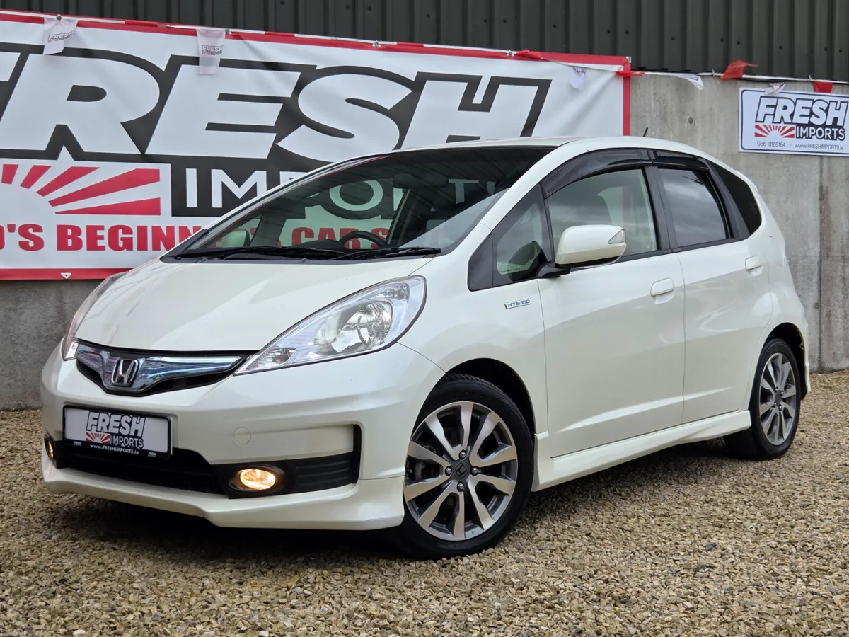 HONDA FIT RS HYBRID LOW KM - Image 4