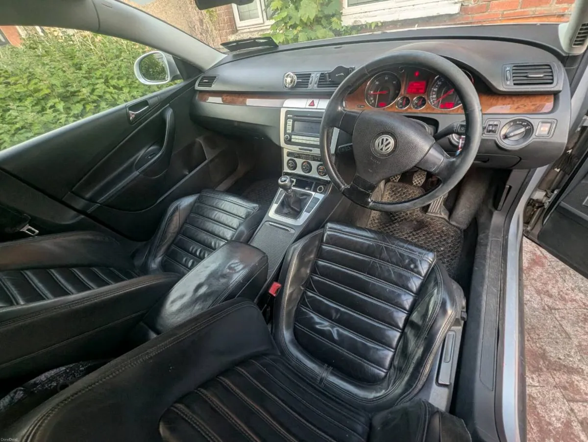 2008 Volkswagen Passat 1.9 TDI - Image 2