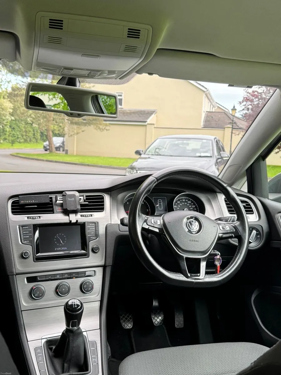 Volkswagen Golf Mk7 (2014 BlueMotion) - Image 2