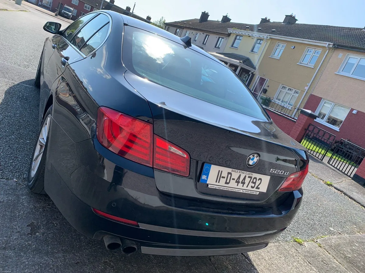 BMW SERIES 5 - Image 2