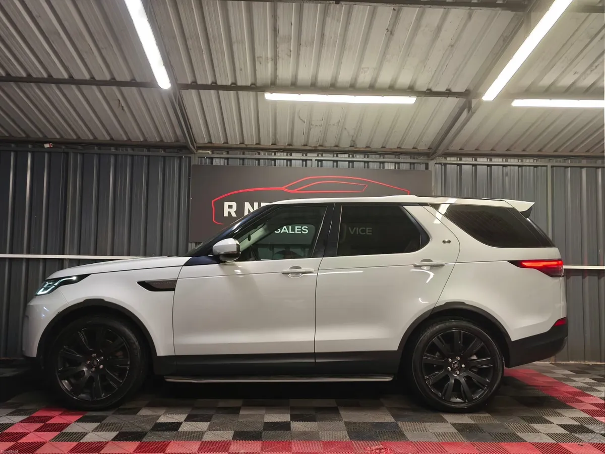 2018 Land Rover Discovery  2.0D TD4 180 P4WD Auto - Image 3