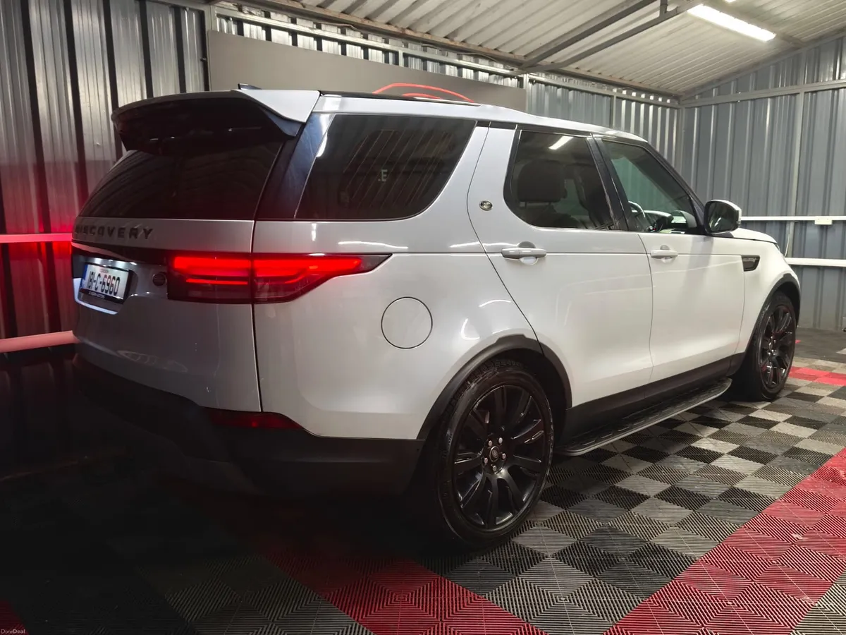 2018 Land Rover Discovery  2.0D TD4 180 P4WD Auto - Image 6