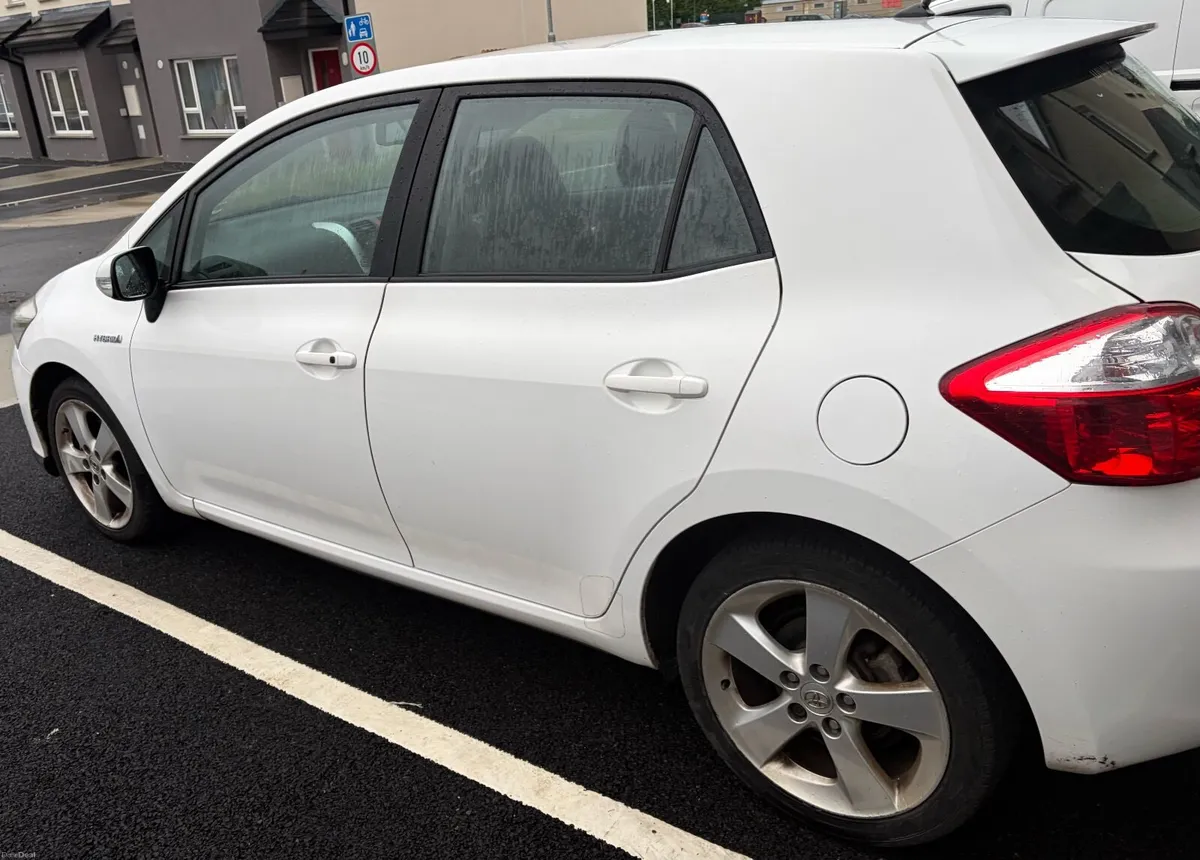Toyota Auris Hybrid Auto – NCT 10/26 – Economical - Image 3