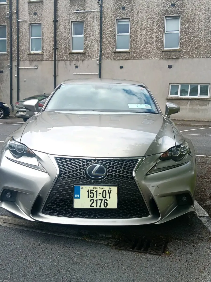 Lexus is300h F SPORT 2015 - Image 1