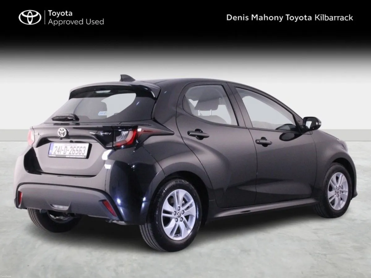 Toyota Yaris HYBRID 115 LUNA - Image 2