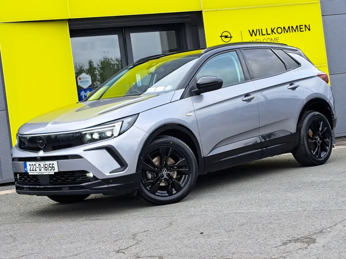 Opel Grandland SRI 1.2TURBO 130BHP - Image 1