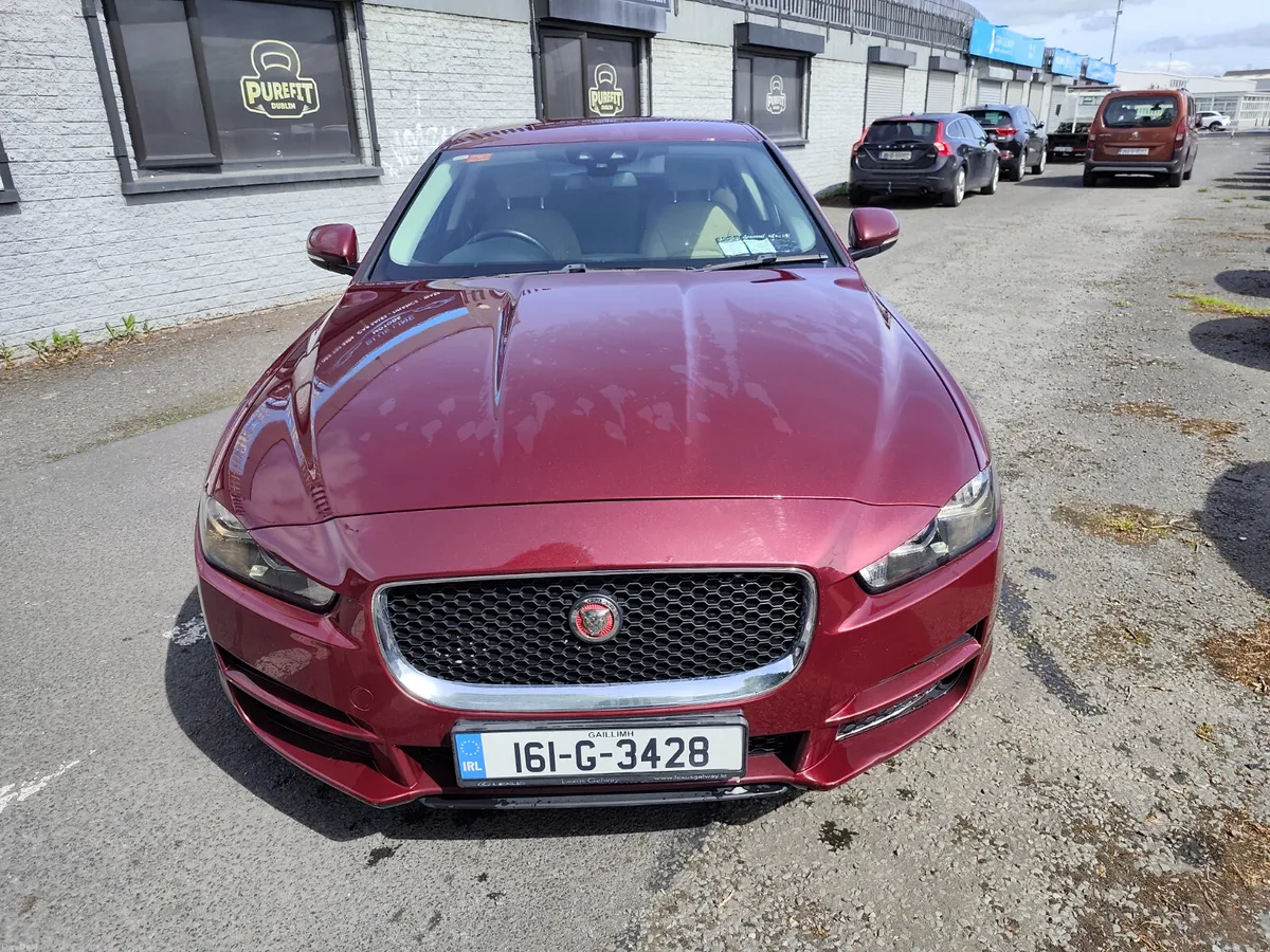 Jaguar XE 2016 - Image 2