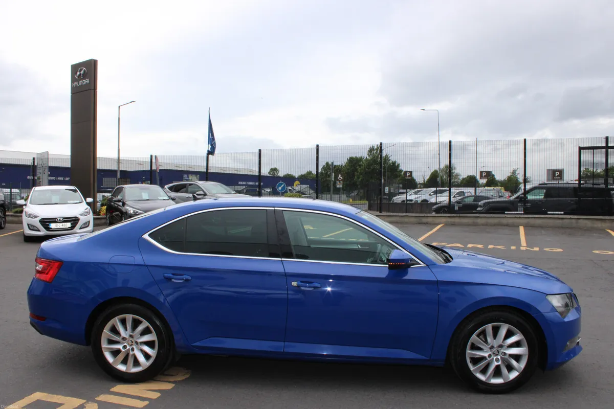 Skoda Superb 2018 - Image 6