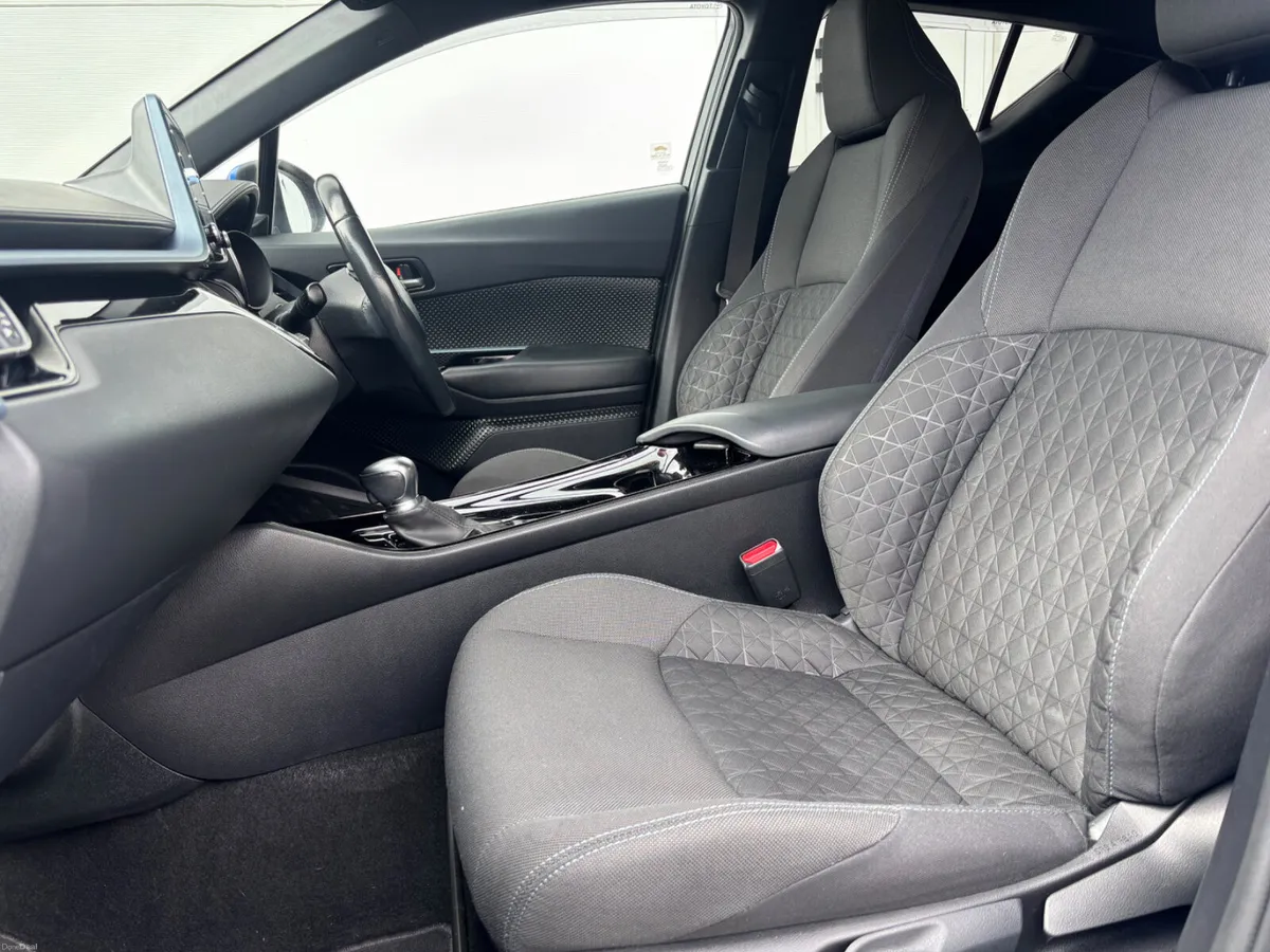 2021 TOYOTA CHR DESIGN HYBRID A/T FSH NCT 5/28 - Image 5