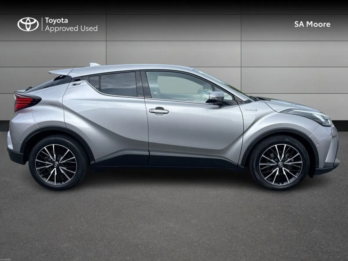 Toyota C-HR HYBRID SOL - Image 3