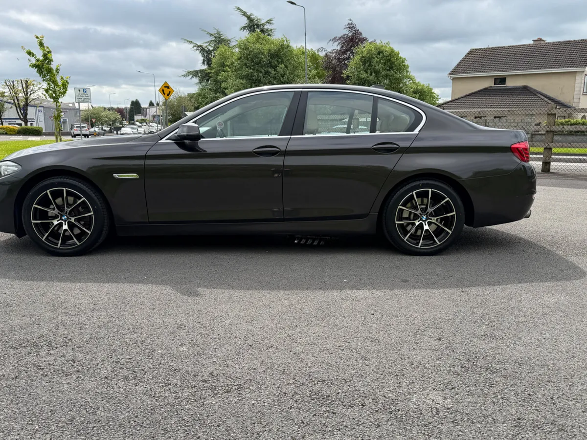 ABSOLUTELY STUNNING 2016 BMW 5 SERIES AUTOMATIC - Image 4