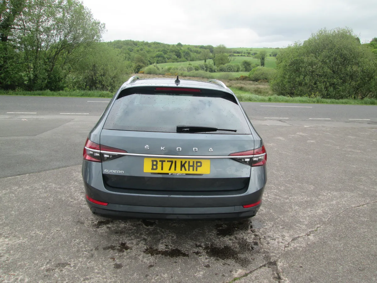 2022  SKODA  SUPERB  2.0  TDI  SEL  5DR  ESTATE - Image 6