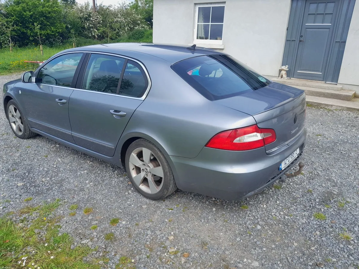 Skoda Superb 2012 - Image 4