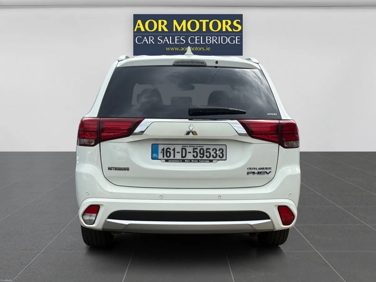 Mitsubishi Outlander 2016 PHEV - Image 4