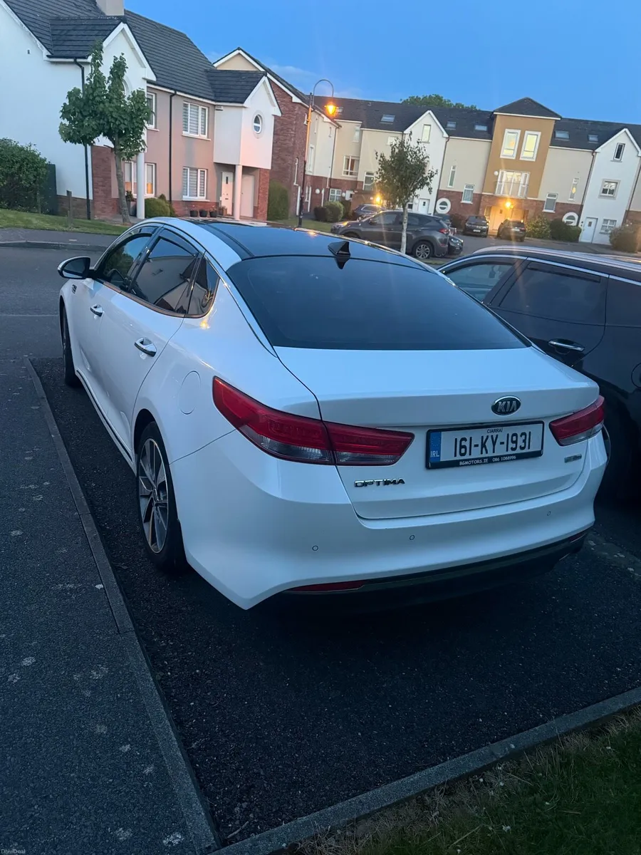 Kia Optima - Image 2