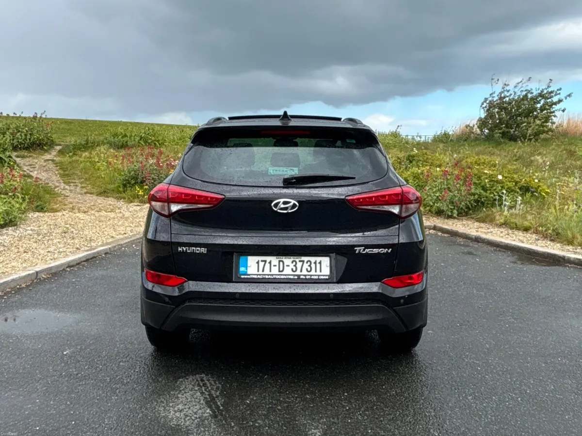 Hyundai Tucson Premium trim & sunroof - Image 4