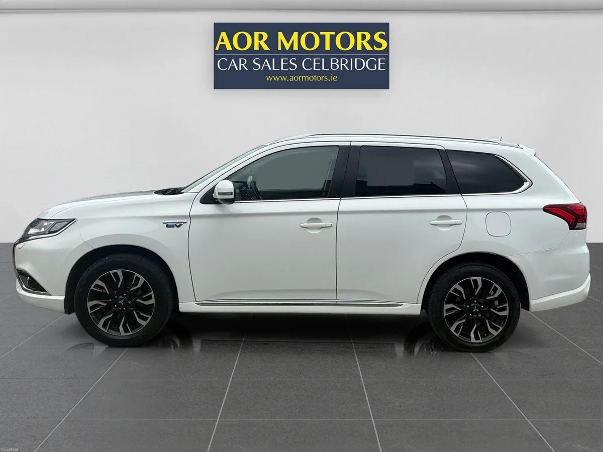 Mitsubishi Outlander 2016 HYBRID 4 WD NCT 2027 - Image 4