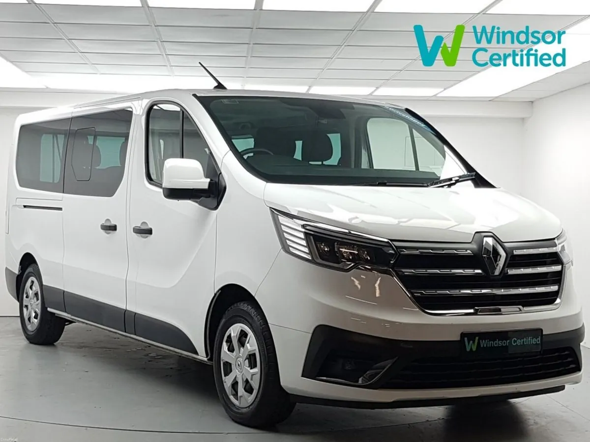 Renault Trafic TRAFIC RED - COMBI FWD E6 - L2 - Image 1