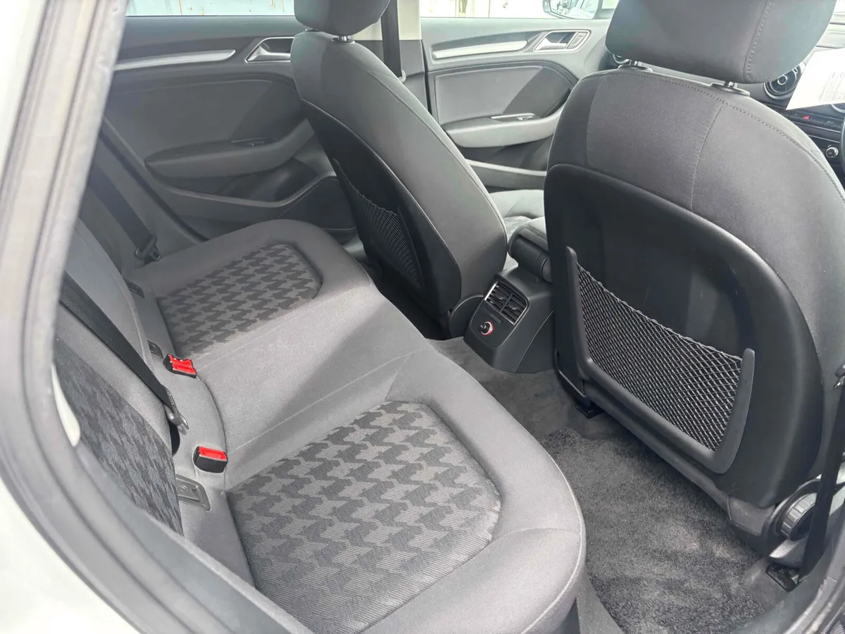AUDI A3 SALOON 1.4 TFSI AUTO 2016 - Image 4