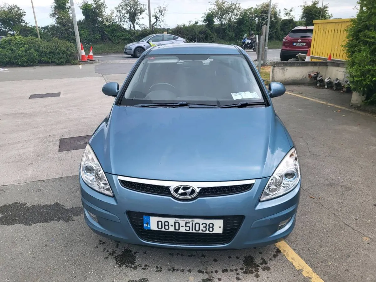 2008 I 30 hyundai - Image 2