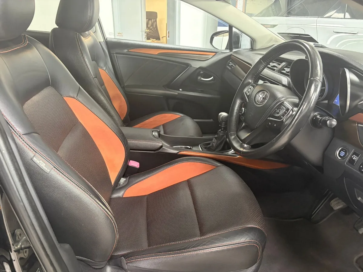 Toyota Avensis 2016. 2.2D4D. SOL - Image 4