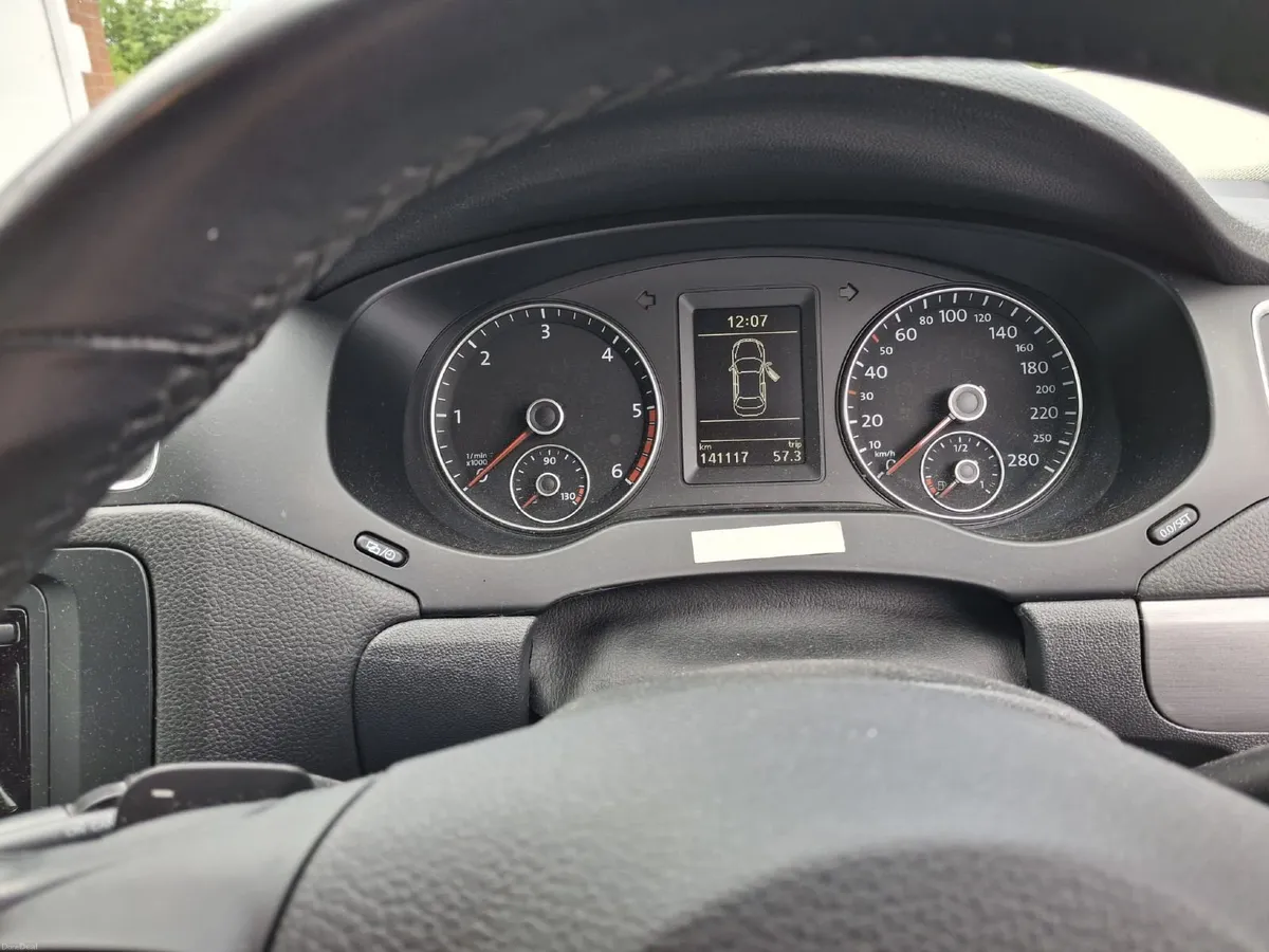 Volkswagen Jetta 2013 - Image 3