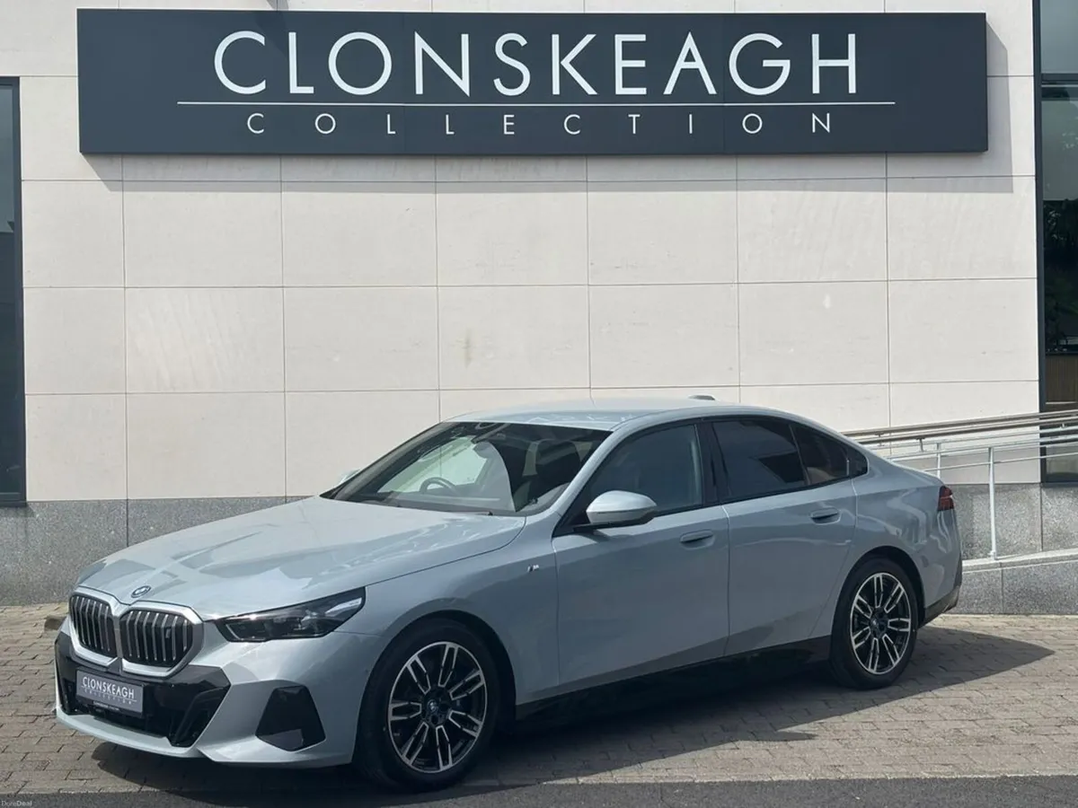 BMW i5 EDRIVE40 M SPORT - Image 3