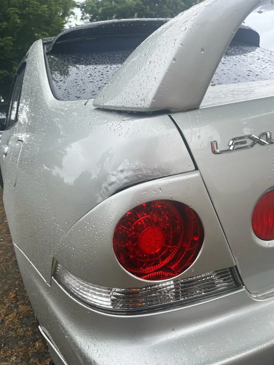 2004 Lexus IS200 - Image 3