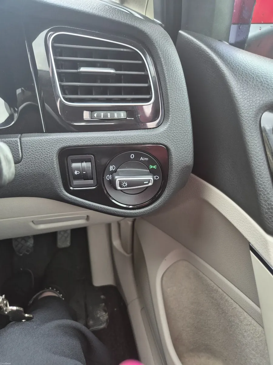 Car - Image 4