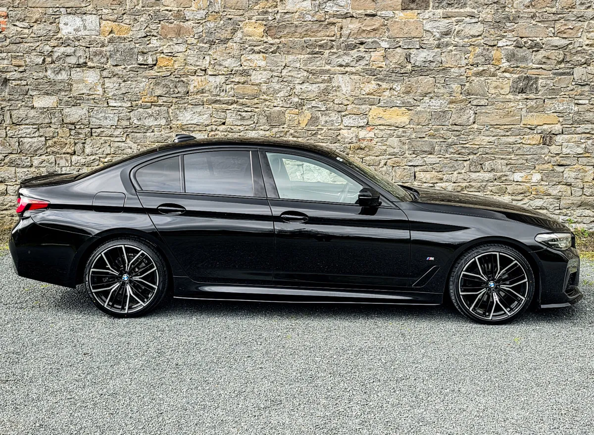 BMW 520d LCI Model 5 Series  2020 - Image 5