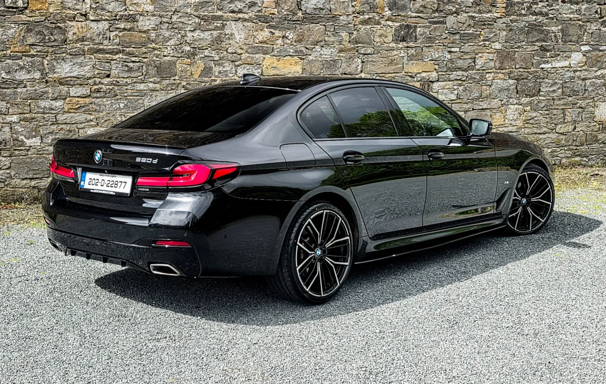 BMW 520d LCI Model 5 Series  2020 - Image 4