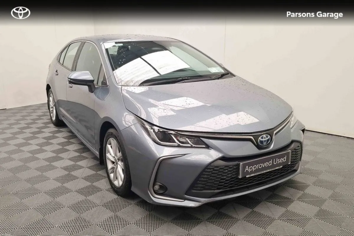 Toyota Corolla COROLLA LUNA SALOON - Image 1