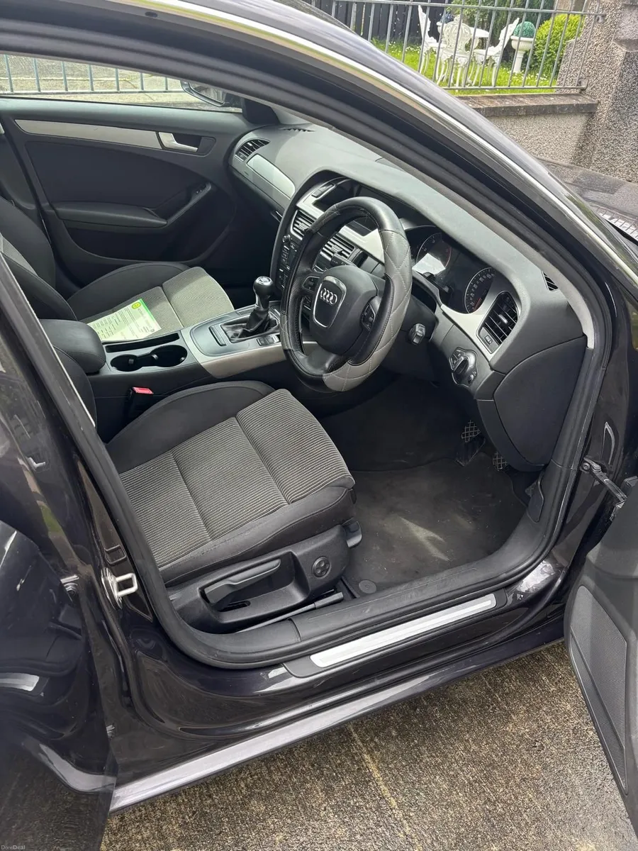 Audi A4 2008 - Image 2