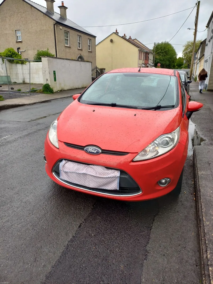 Ford Fiesta Zetec - Image 2