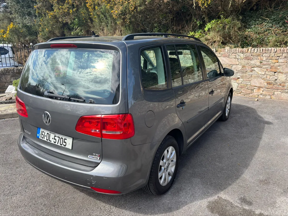 Volkswagen Touran 2015 - Image 5