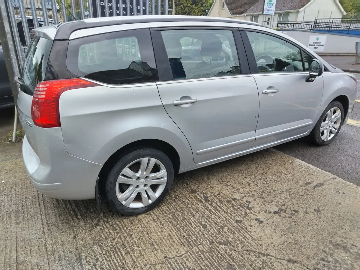 Peugeot 5008 2015 - Image 3