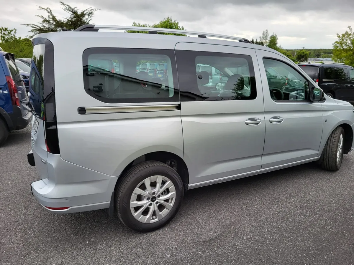 Wheelchair Taxi PHEV Ford Tourneo - Image 5