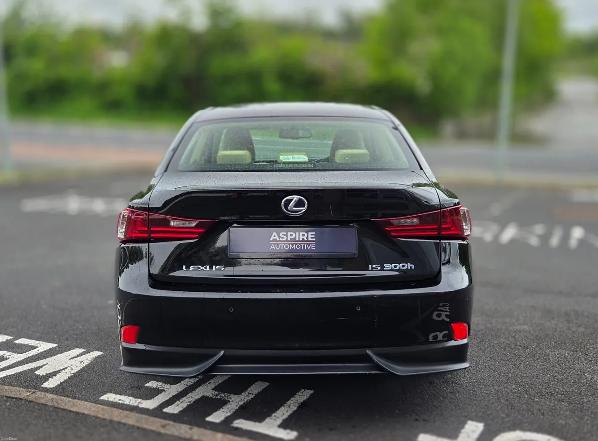 ***LOW KM's***  Lexus IS300H - Image 4