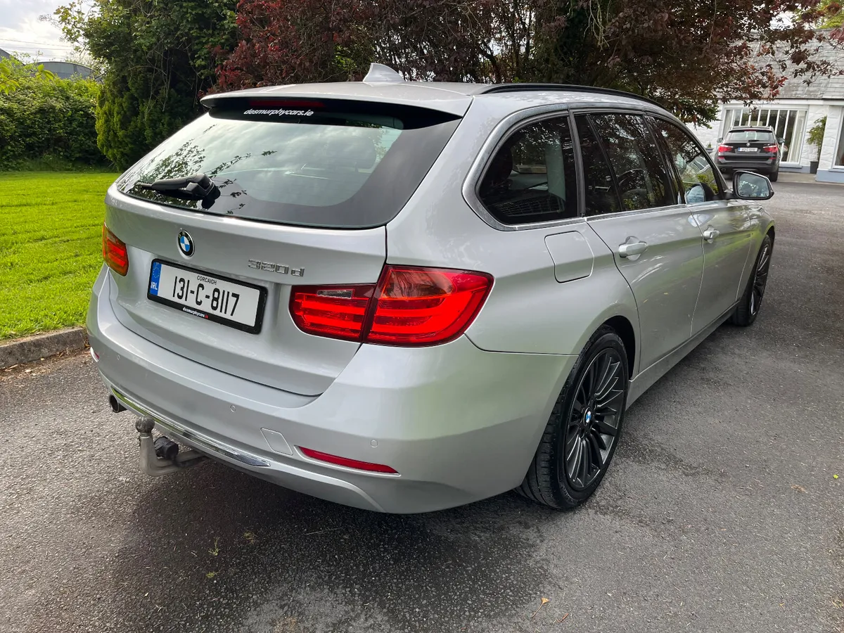 BMW 3-Series 2013 320D TOURING - Image 2