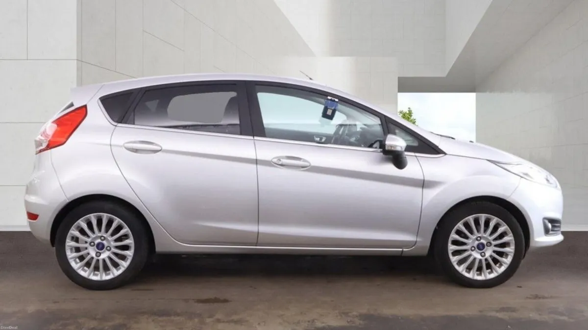 FORD FIESTA 1.0 E/B 125 TITANIUM Hatchback - Image 3