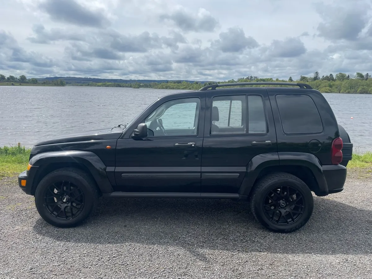 Jeep Cherokee 2011 - 73k miles - Image 2