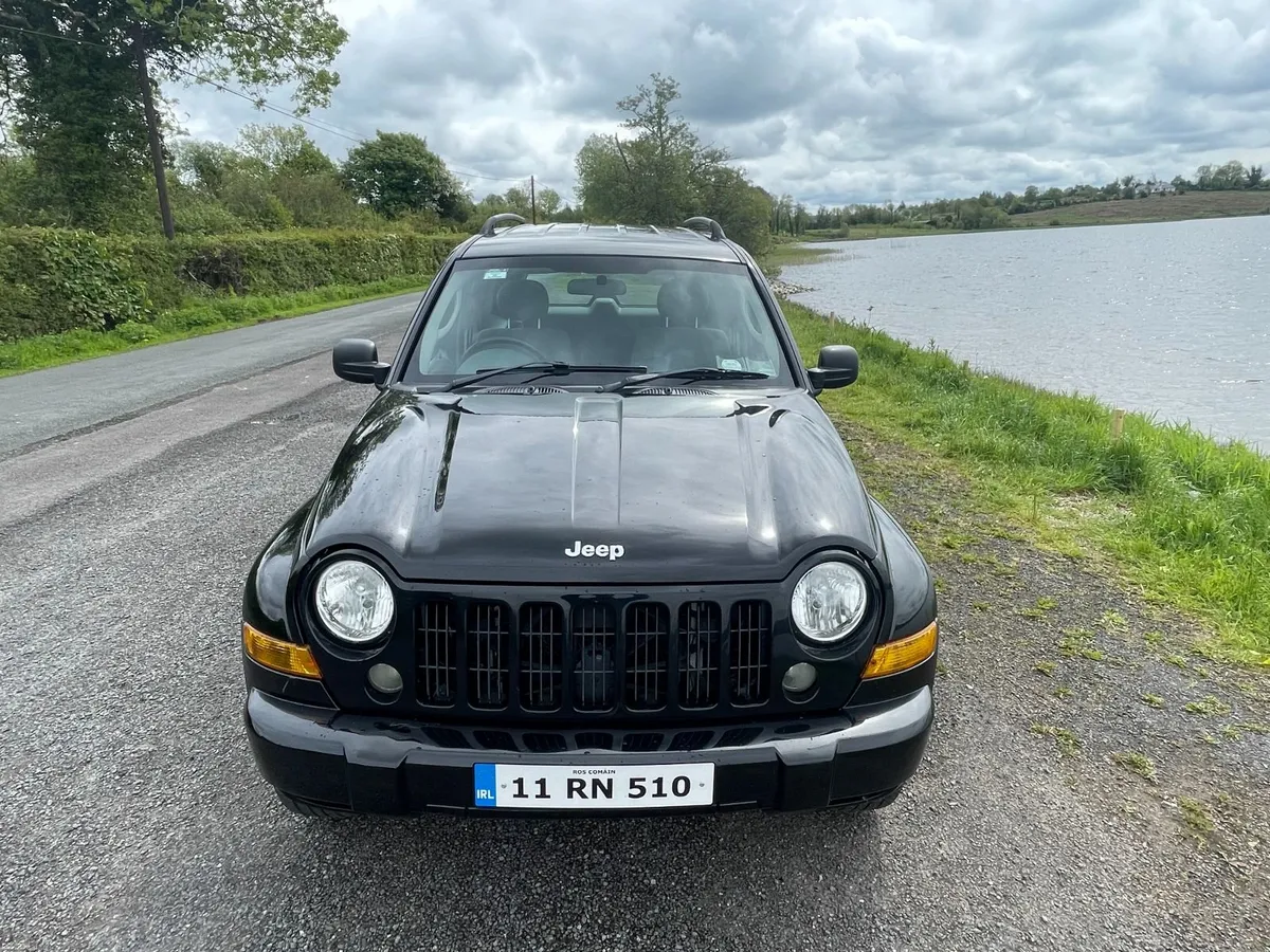 Jeep Cherokee 2011 - 73k miles - Image 4