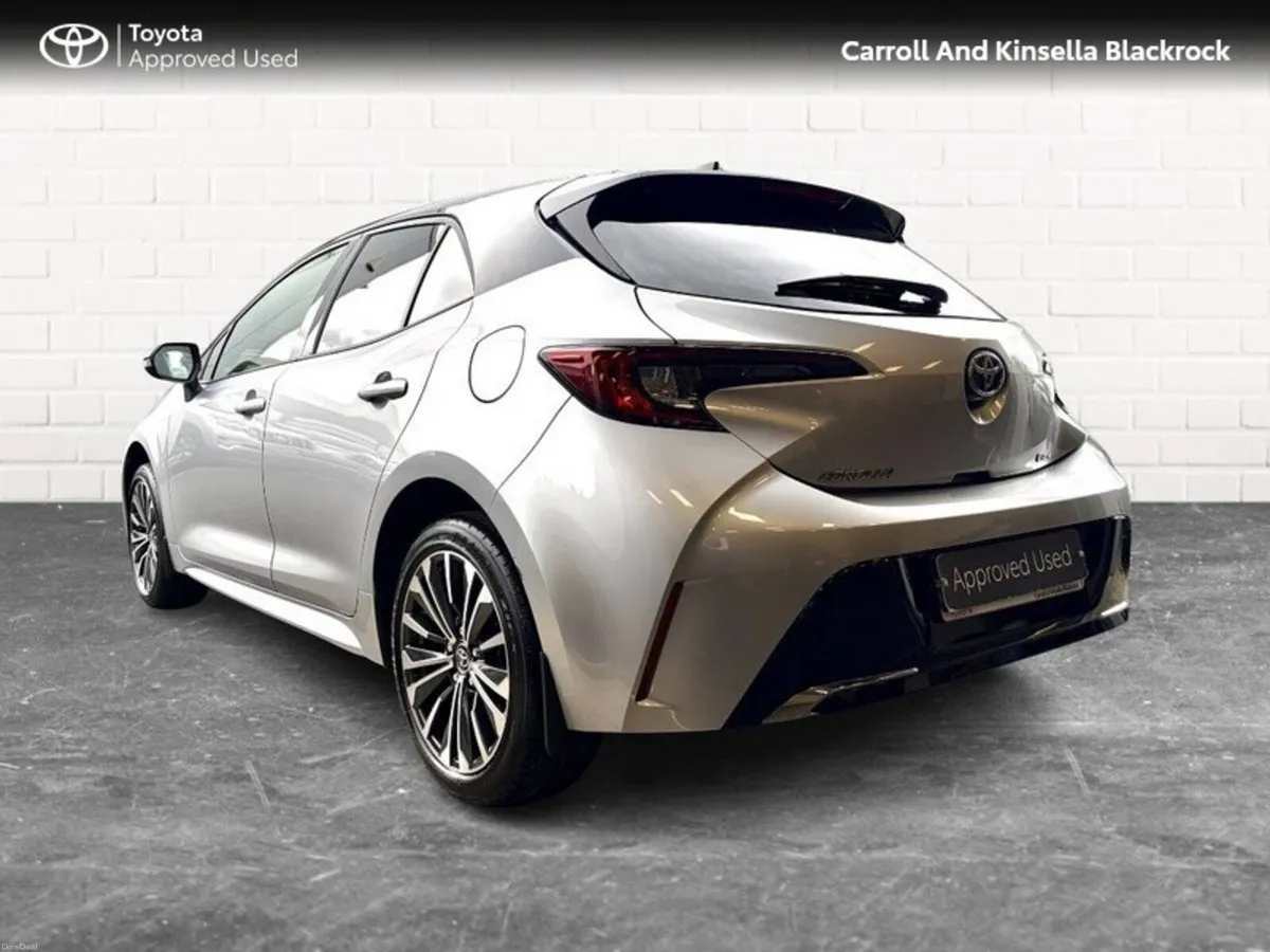 Toyota Corolla Hybrid Luna Sport HB - Image 2