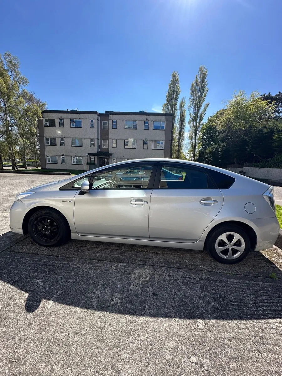 Toyota Prius 30 - Image 1