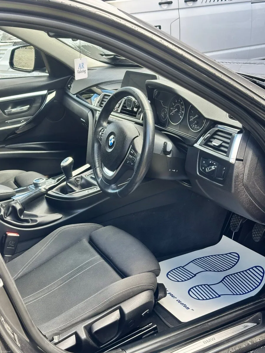 BMW 318 - Image 2
