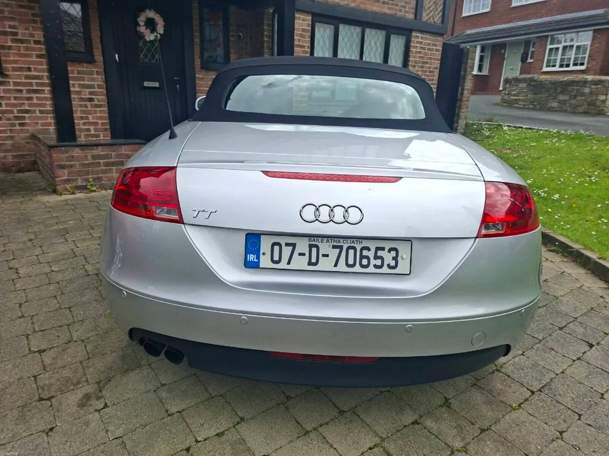 AUDI TT CONVERTIBLE 2007 VERY CLEAN CAR - Image 4